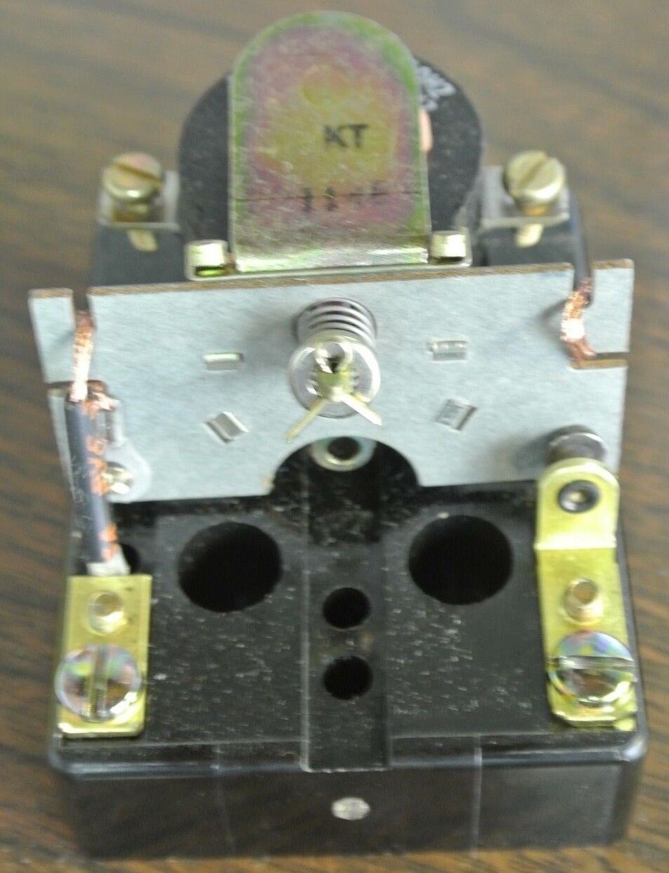 SQUARE D 8501 CO-3 A.C. CONTROL RELAY - DPST 10A @ 277VAC, 120V COIL NEW SURPLUS