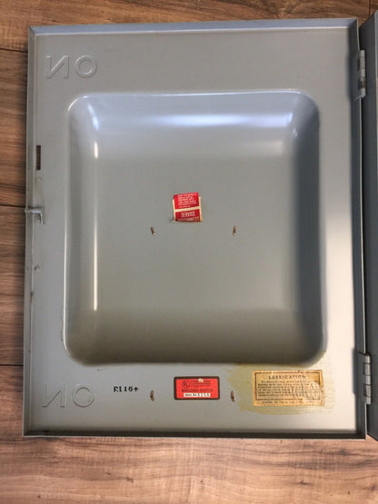GE TC35323 TYPE HD ENCLOSED SAFETY ELECTRIC SWITCH 100A 240VAC 3P 7.5HP DOUBLE