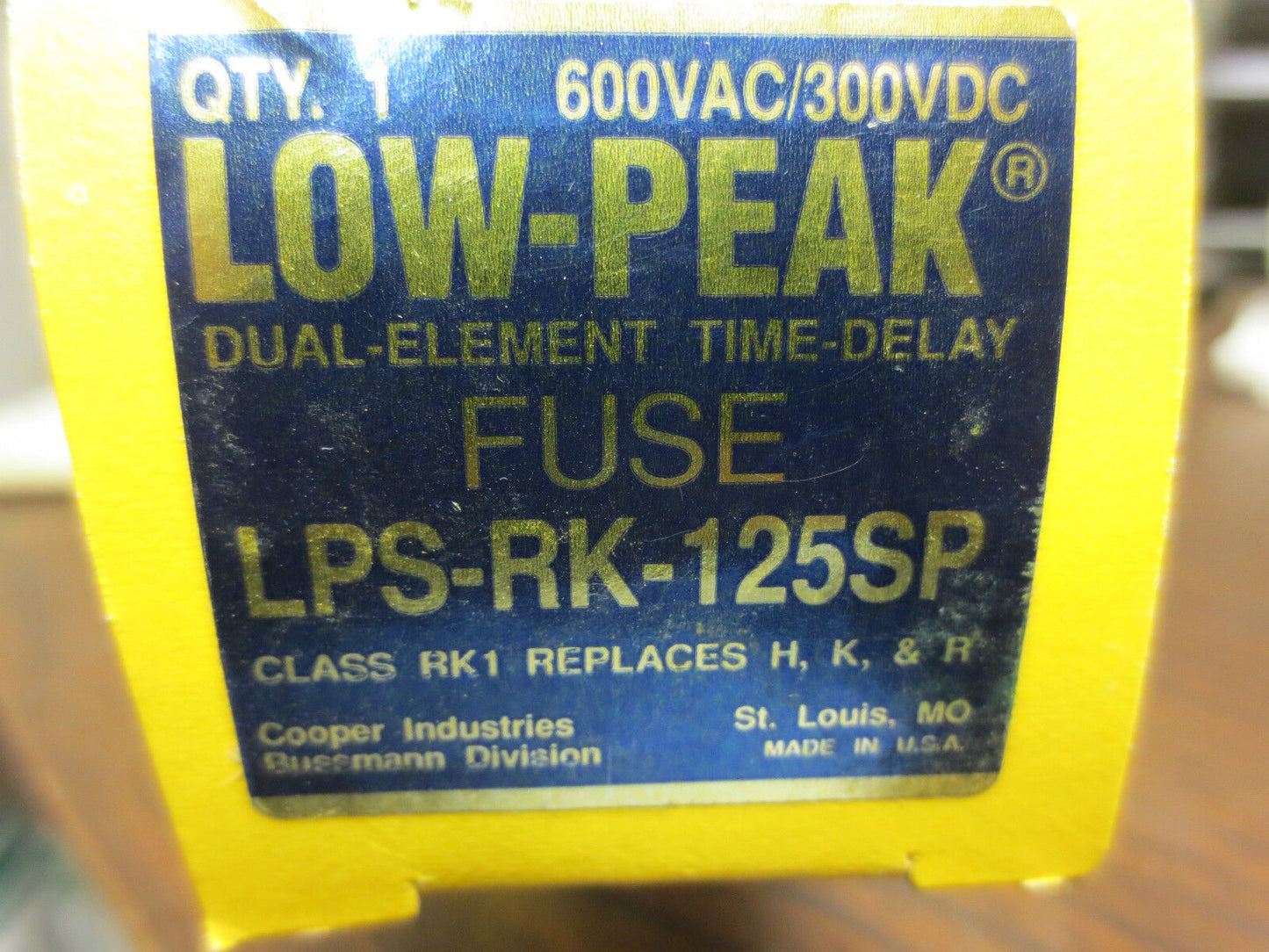 COOPER BUSSMANN LPS-RK-125SP LOW PEAK DUAL-ELEMENT TIME-DELAY FUSE 600VAC 300VDC