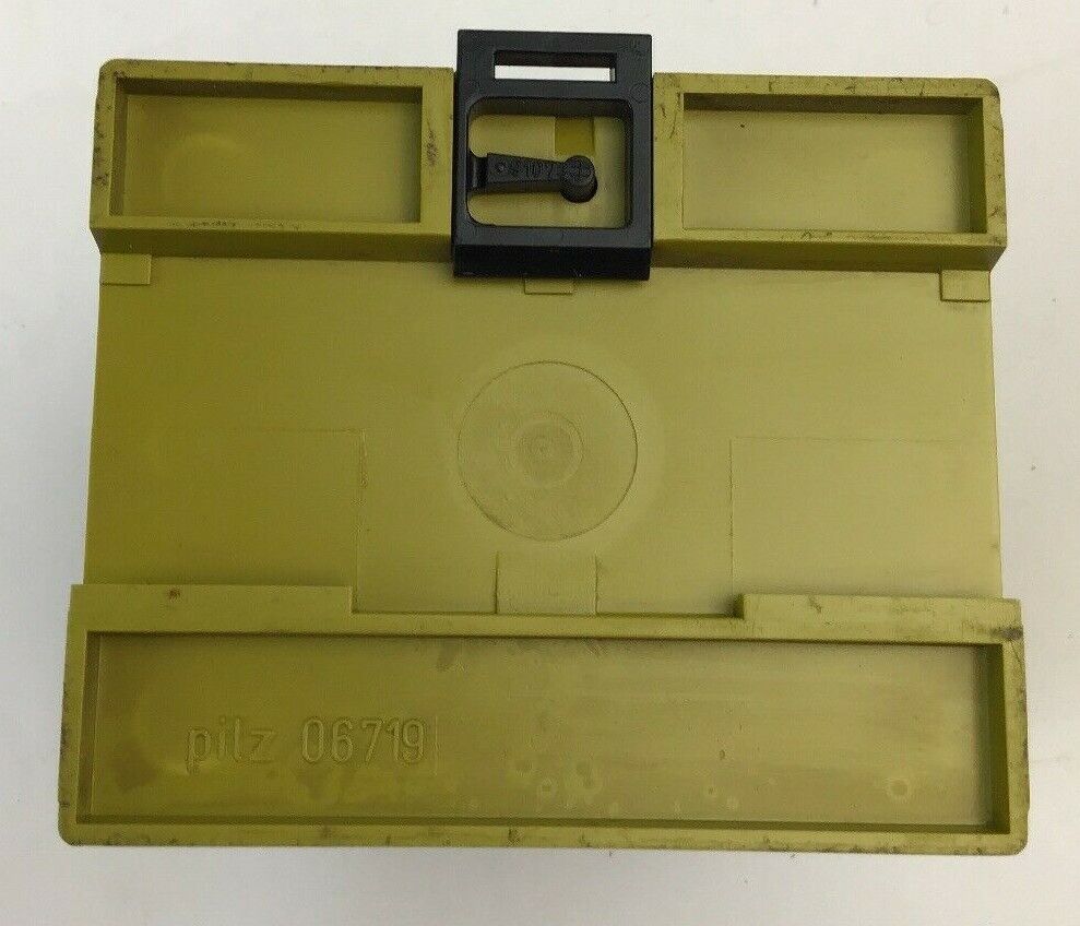 Pilz PZE 7 474050 Safety Relay 24VDC