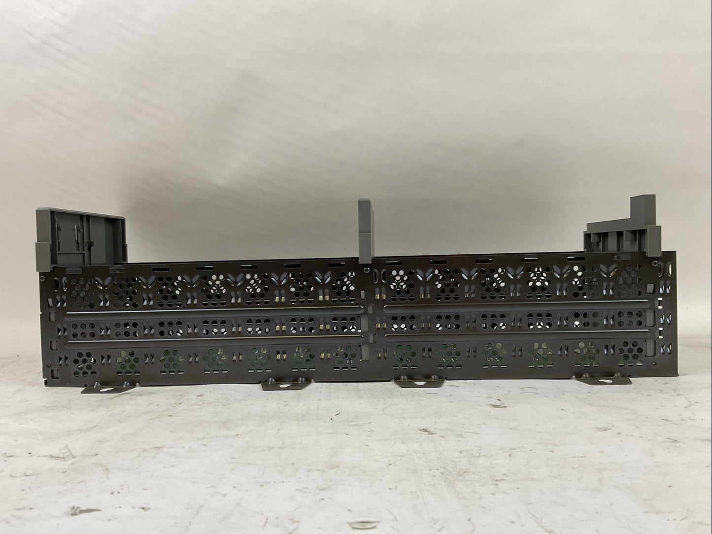 ALLEN BRADLEY 1746-A13 SLC 500 13-SLOT RACK SER B