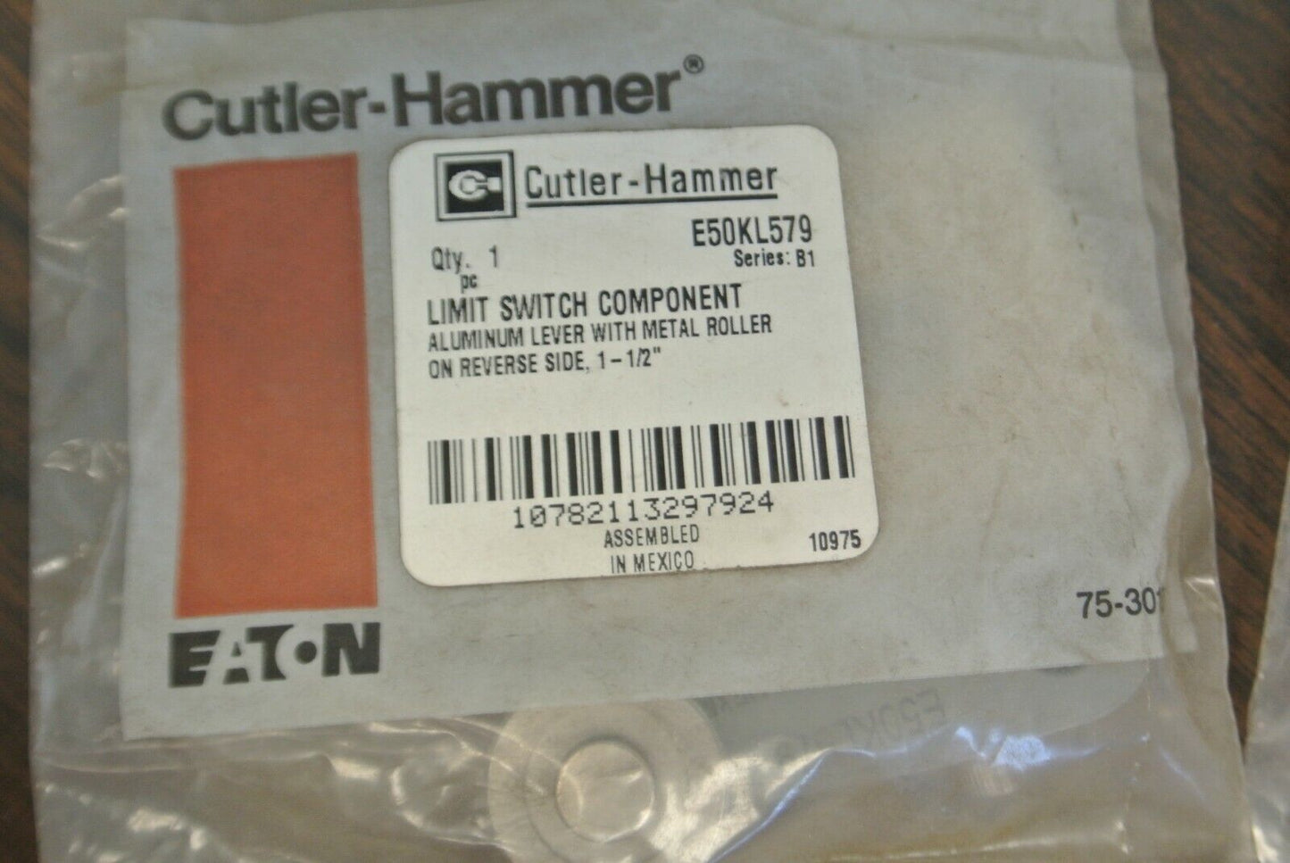 CUTLER-HAMMER E50KL579 LIMIT SWITCH LEVER ARM w/ ROLLER / NEW SURPLUS