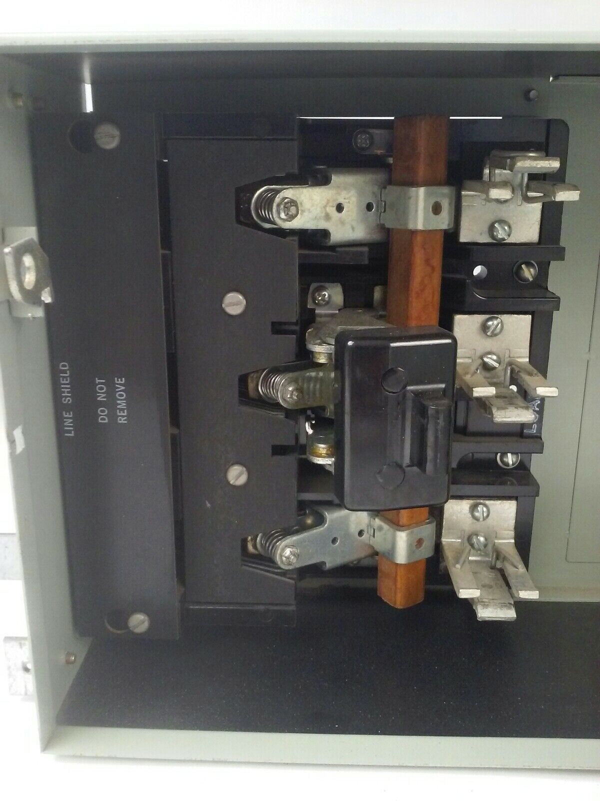 GE QMR364R FUSIBLE INTERRUPTER SWITCH, 200A, 600VAC, 3P, QMR, W/ HARDWARE