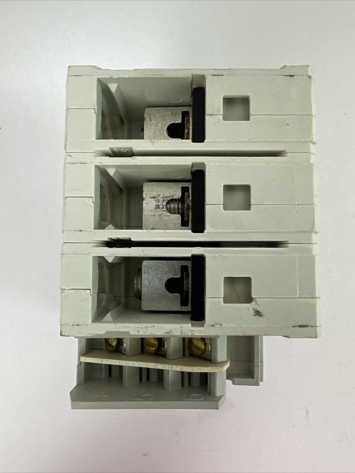 SIEMENS NGG3B030 CIRCUIT BREAKER 125/250VDC 600Y/347VAC 3P CQDA1 AUXILIARY SWITC