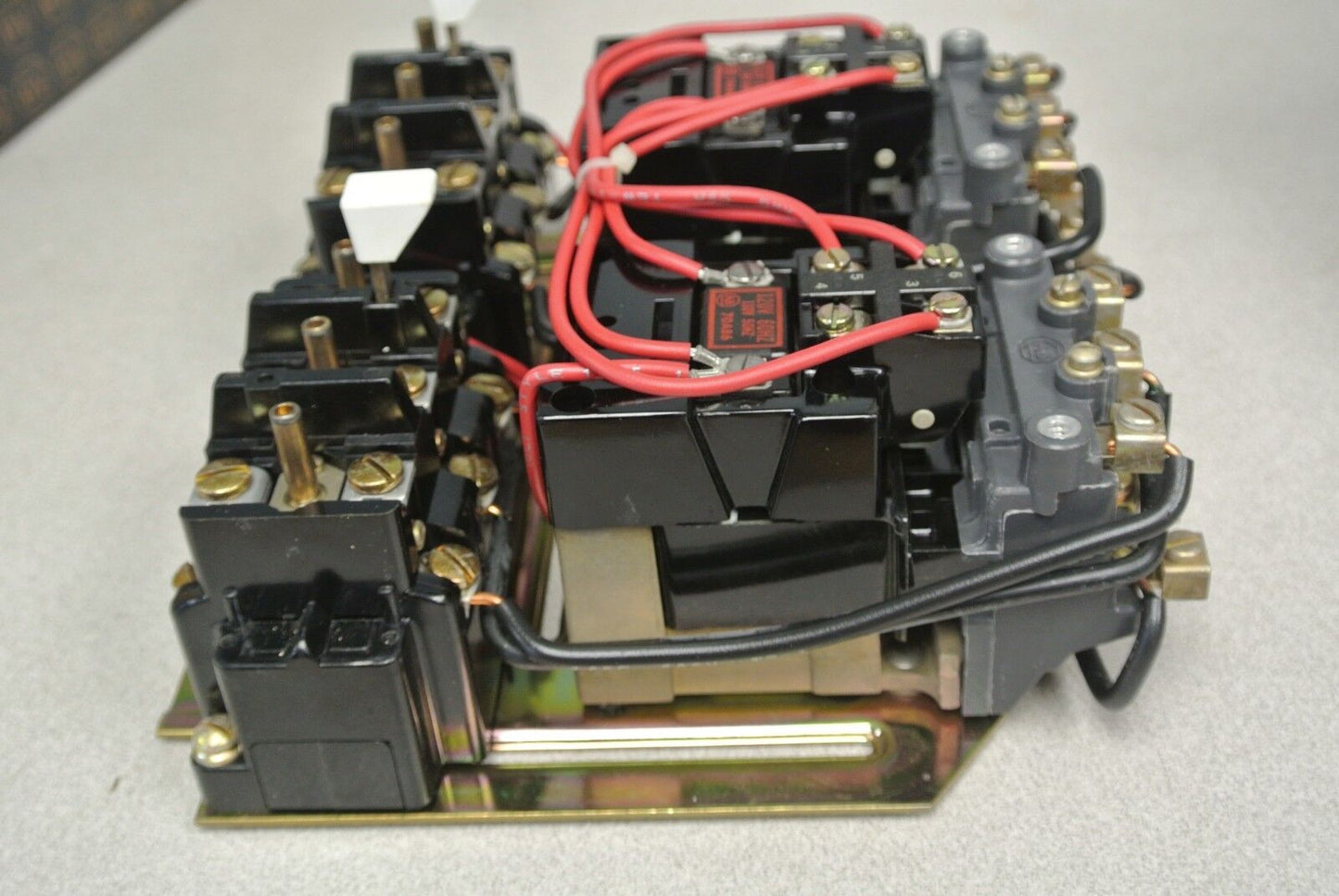 ALLEN-BRADLEY 715X-A0D11 / 715X-AOD11 TWO-SPEED STARTER 110/120V - NEW SURPLUS