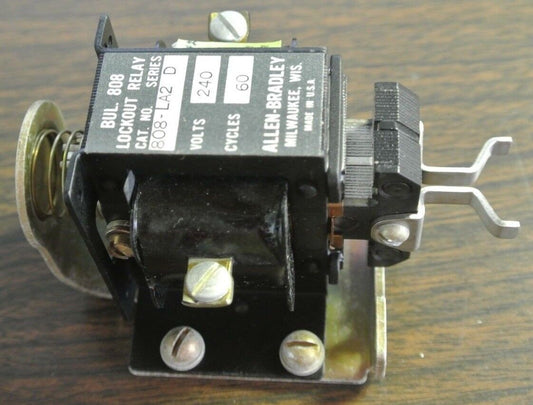 ALLEN-BRADLEY 808-LA2, Ser. D - LOCKOUT RELAY - 240V, 60Hz - NEW SURPLUS
