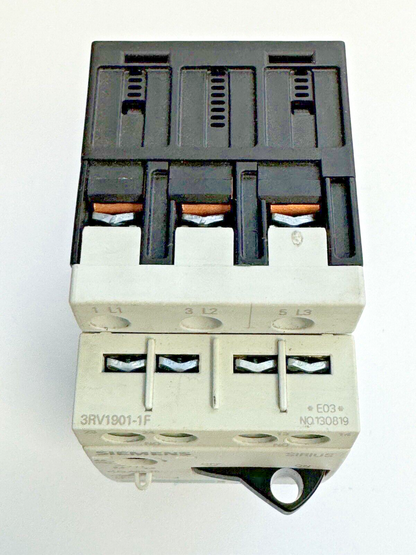 SIEMENS - 3RV1011-1EA10 - MOTOR PROTECTOR CIRCUIT BREAKER & 3RV1901-1F AUX. CONT