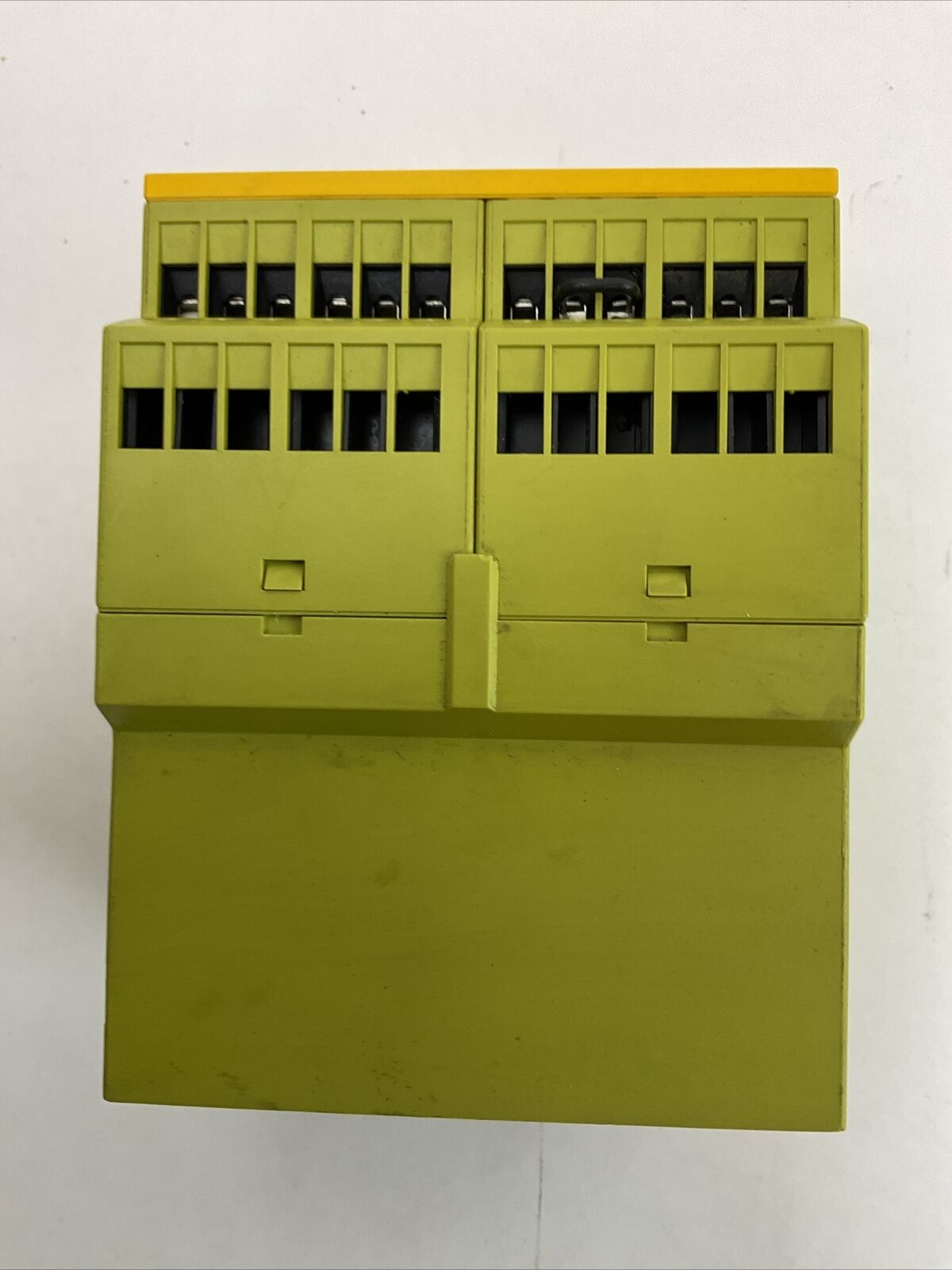 PILZ PNOZ 1 110-120VAC 3n/o 1n/c SAFETY RELAY