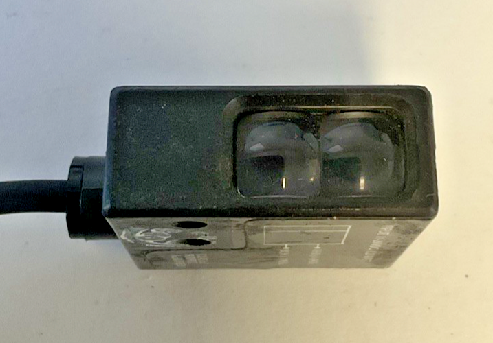 ALLEN BRADLEY 42SML-7110 PHOTOSWITCH 11-20VDC 1.2WATT SER.B