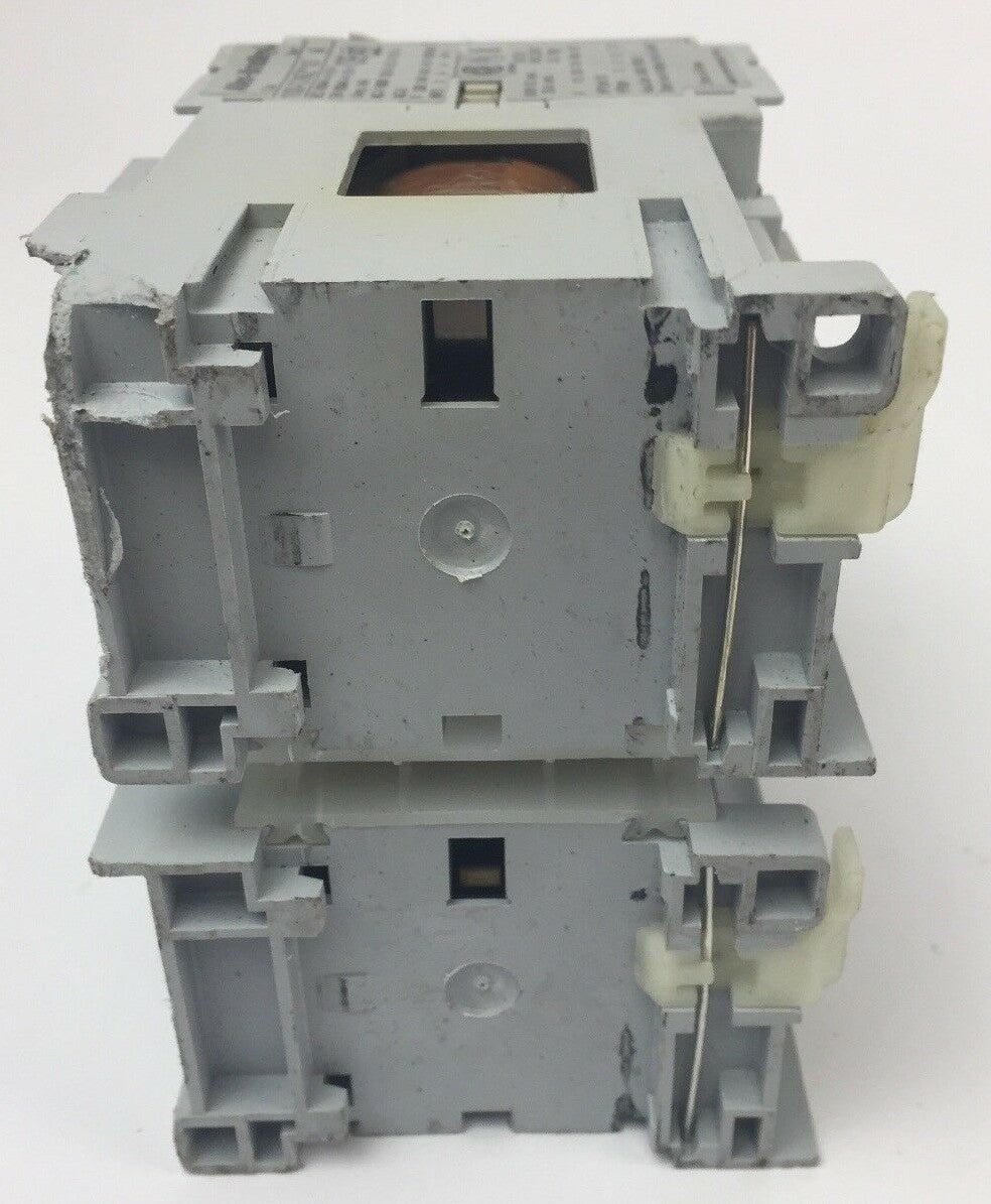 ALLEN BRADLEY 100-C09Z*10 REVERSING CONTACTOR 600VAC 25A COIL 24VDC