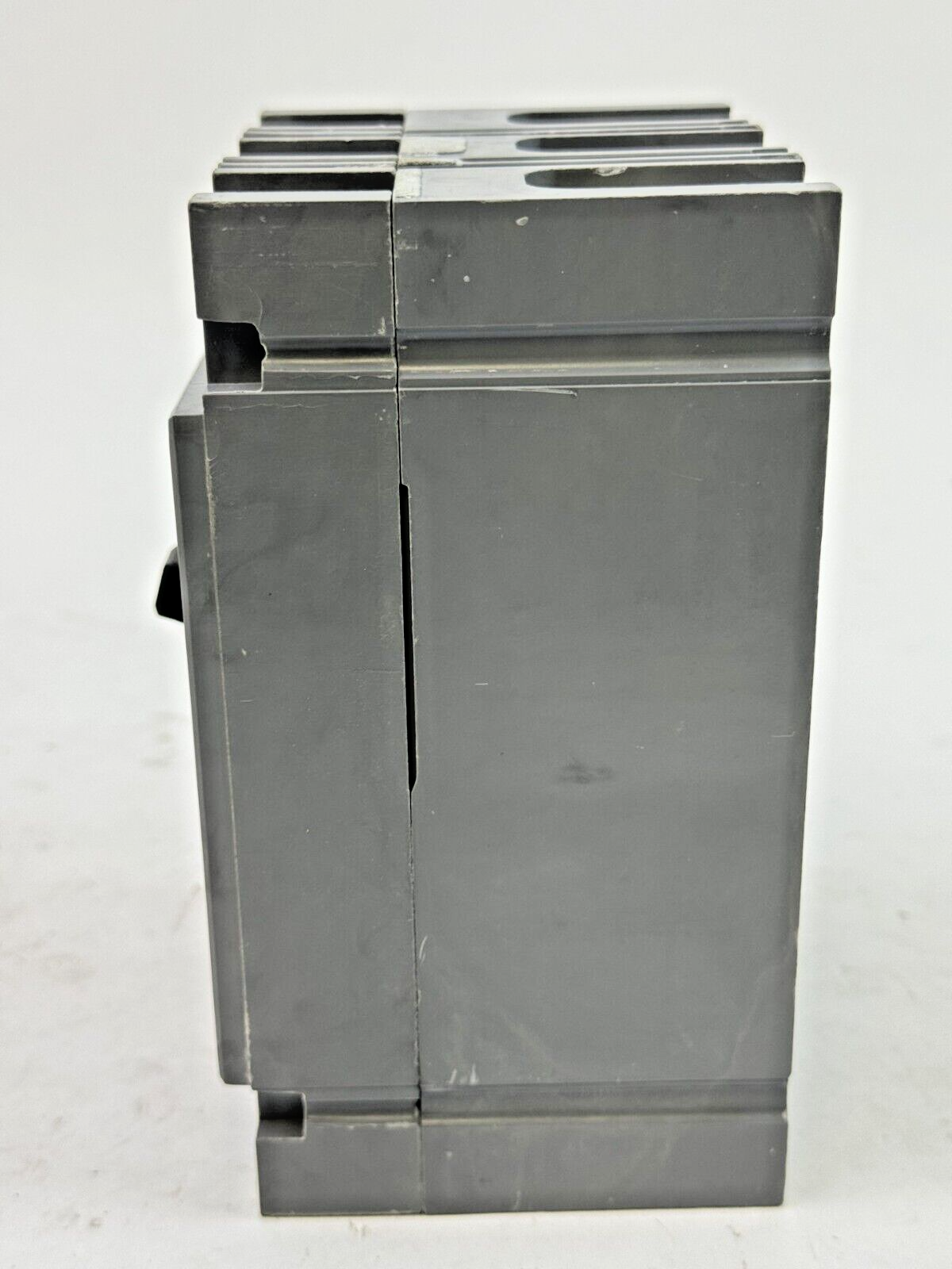 WESTINGHOUSE - HFB2025 LCKT - THERMAL MAG CIRCUIT BREAKER - 2 POLE/ 25A/ 600 VAC