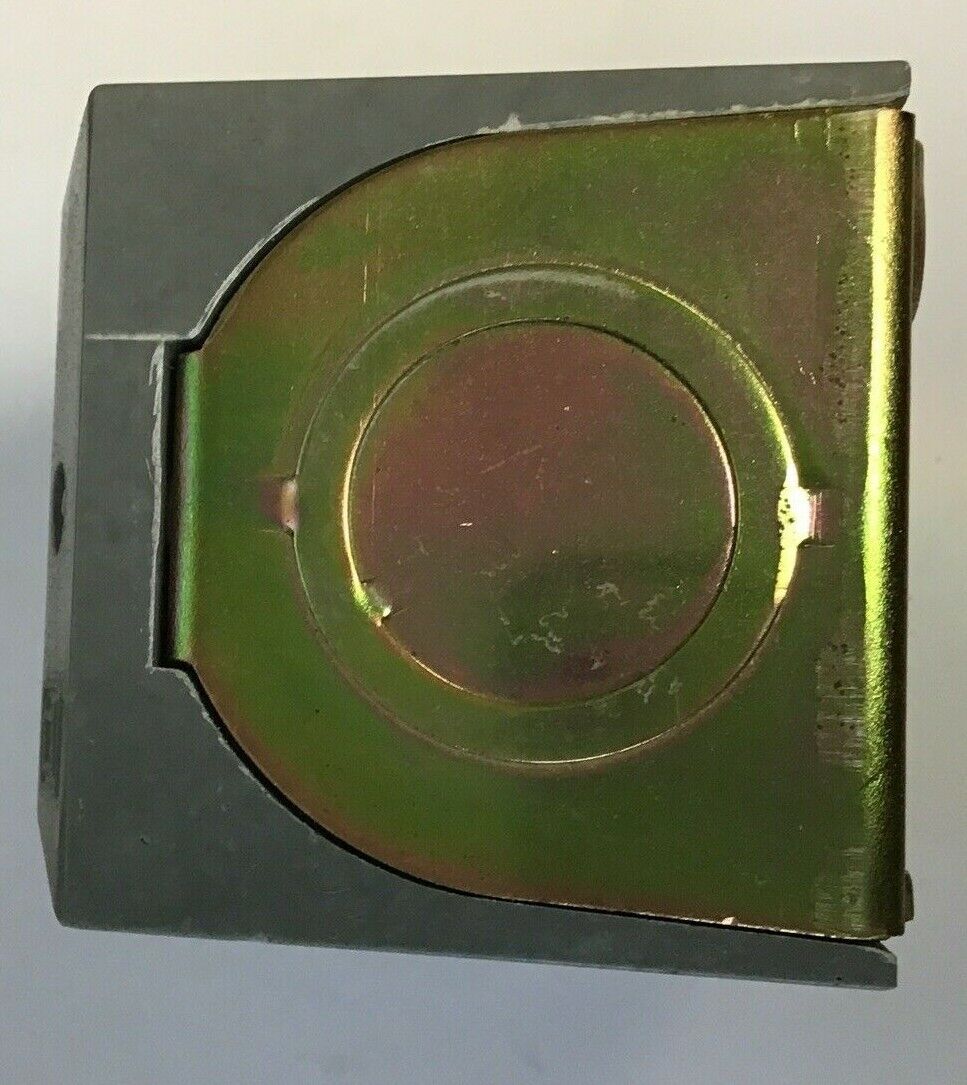 SQUARE D BG-102 PUSH BUTTON STATION SER. 6000VAC "STOP"