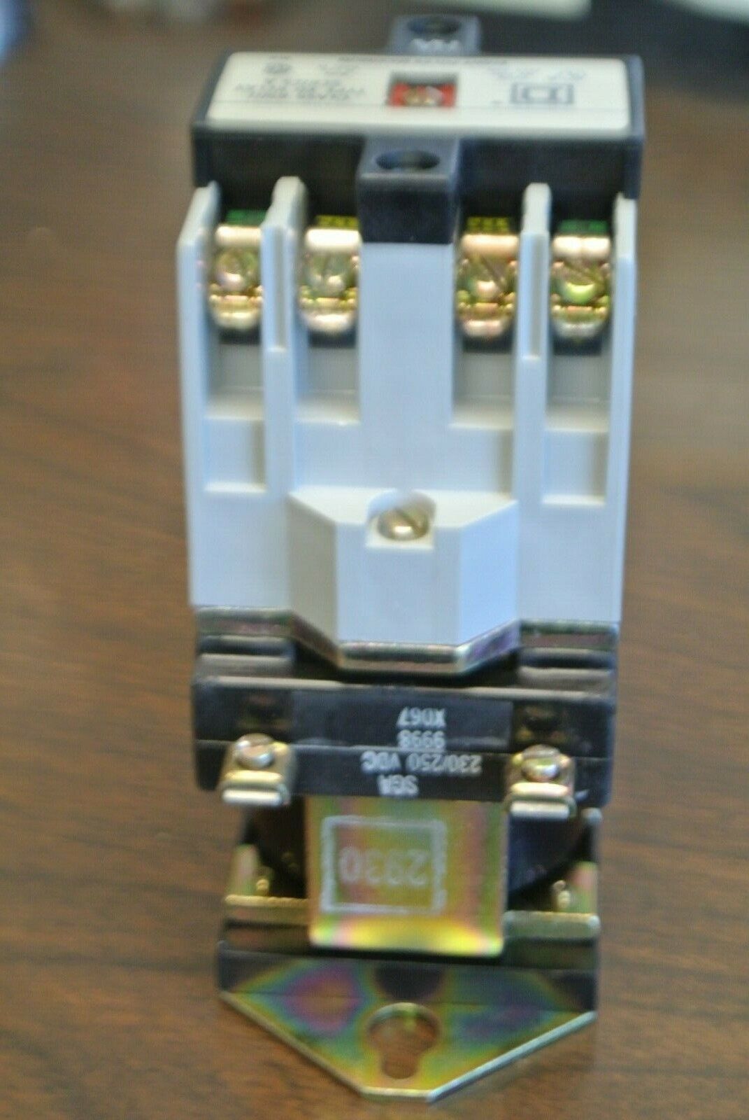 SQUARE D 8501 XDO22 INDUSTRIAL CONTROL RELAY / FORM HA / Ser. A / NEW SURPLUS