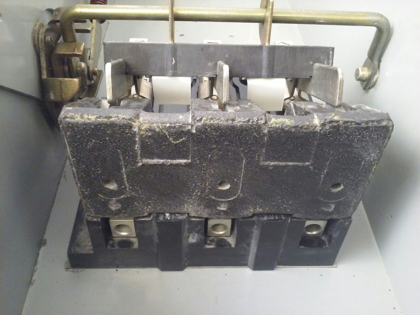 WESTINGHOUSE HUN323 NON FUSIBLE SAFETY SWITCH 100A 240V 3PH 30HP TYPE 1 INDOOR