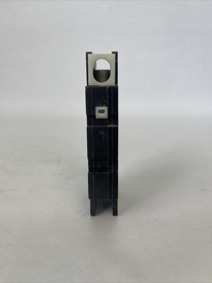 SQUARE D QOU120 CIRCUIT BREAKER 1POLE 20AMP 120/240VAC HACR TYPE YELLOW D