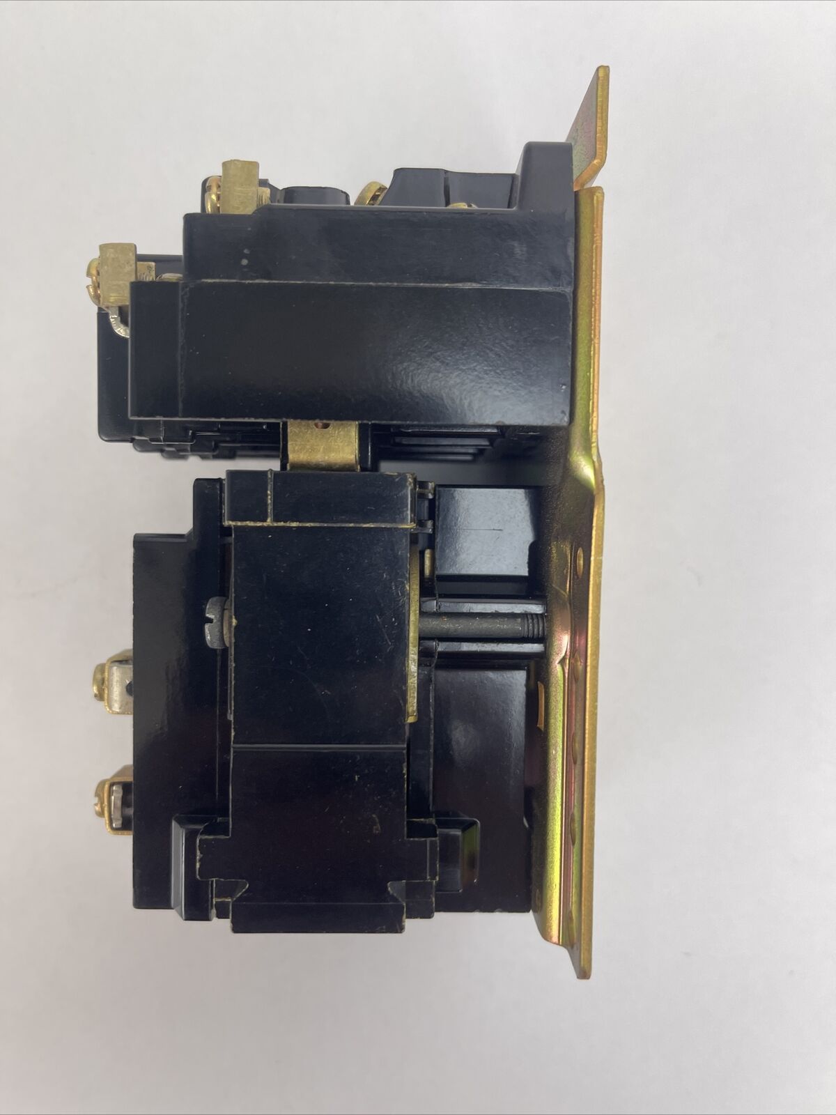 ALLEN BRADLEY 700-BR220A1 CONTROL RELAY SER A 120-600VAC 4POLE COIL 120V 60CY