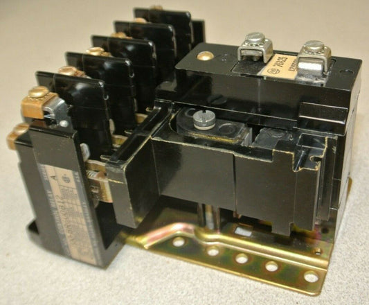 ALLEN-BRADLEY 700-BR600B12 / AC CONTROL RELAY / 12V, 50Hz / 6 N.O. / NEW SURPLUS