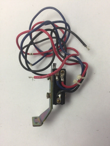 WESTINGHOUSE/CUTLER HAMMER 458D013G05 1A-1B AUX SWITCH RH MTG FOR MA BREAKER