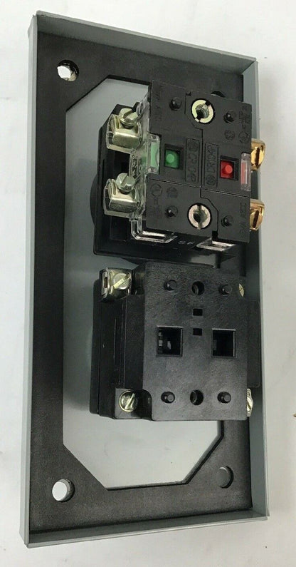 GE CR104PEG12 ENCLOSURE W/START,STOP PUSH PULL CR104PXF12 AND REDLAMP CR104PXG42