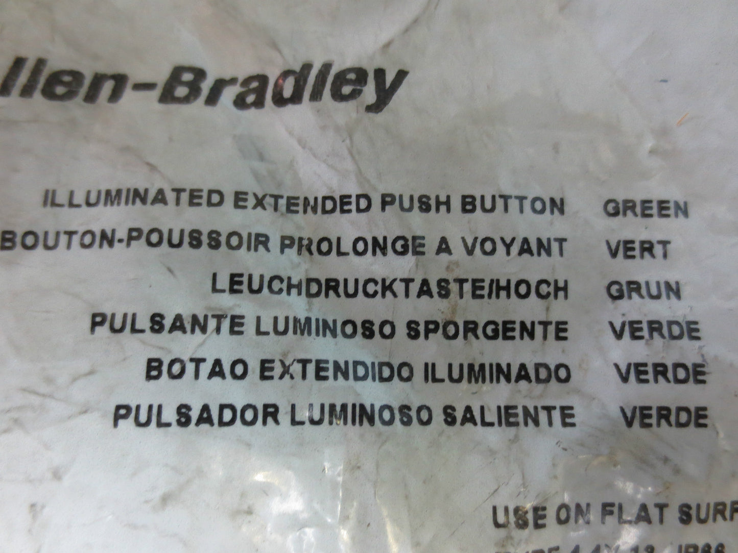 ALLEN-BRADLEY 800FP-LE3 ILLUMINATED EXTENDED PUSH BUTTON - GREEN - NEW SURPLUS