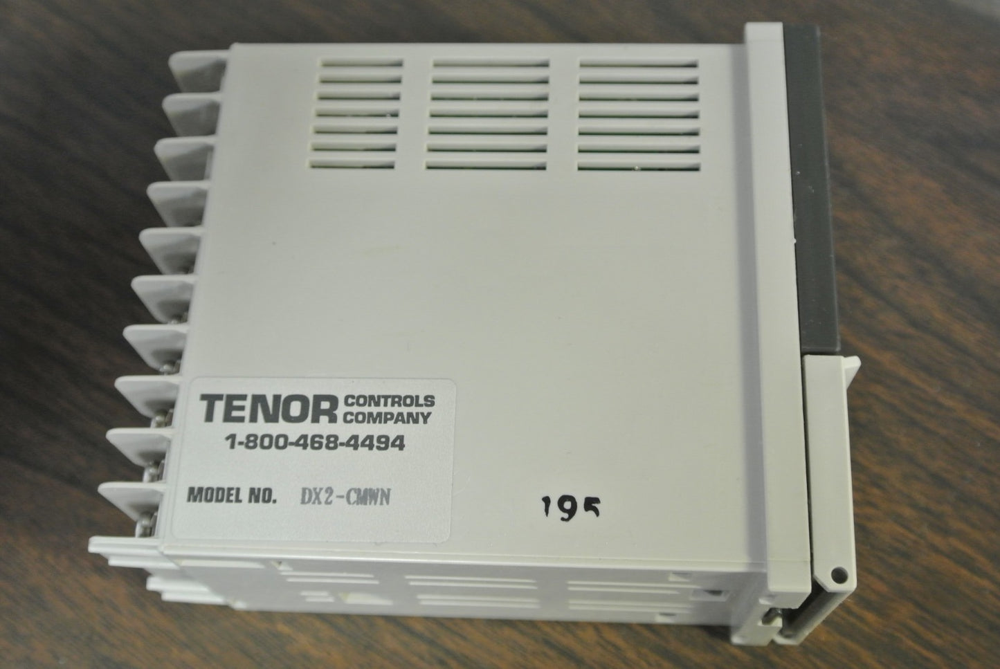 TENOR CONTROLS / HAN YOUNG DX2-CMWN - TEMPERATURE CONTROLLER - NEW SURPLUS