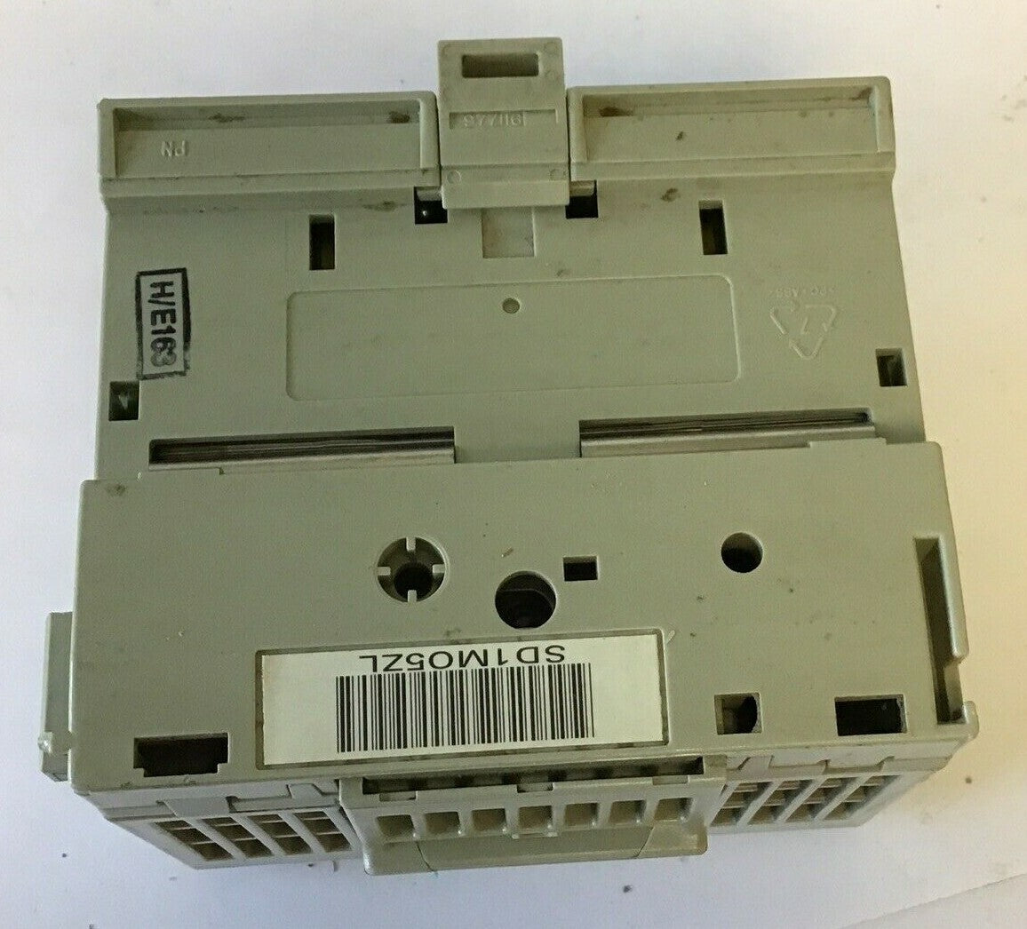 ALLEN BRADLEY 1794-IA8 INPUT MODULE SER.B W/ 1794-TBN/A TERMINAL BLOCK