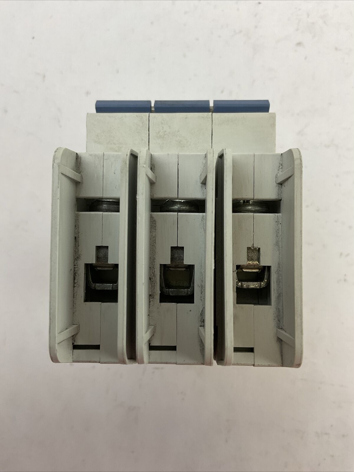 ALLEN BRADLEY 1489-A3C150 SER A CIRCUIT BREAKER 3POLE 15AMP 480Y/277VAC