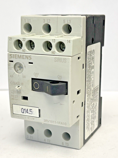 SIEMENS - 3RV1011-1FA10 & 3RV1901-1E-CIRCUIT BREAKER W/ SWITCH TRANSVERSE