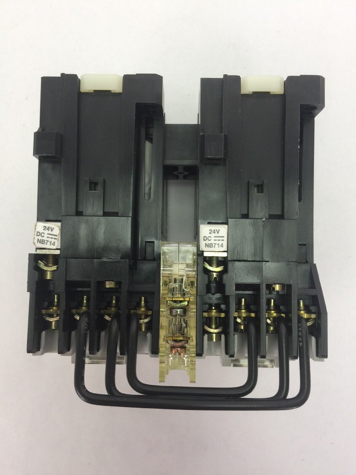 ALLEN BRADLEY 104-A09NZ243 REVERSING CONTACTOR SER A 600VAC 9A 5HP COIL 24VDC