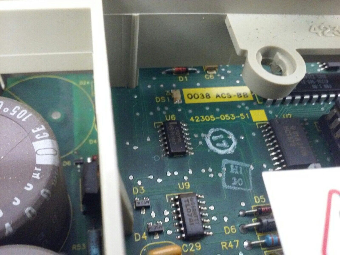 ALLEN BRADLEY 1305-BA03A SER. C, AC DRIVE, INPUT: 380/460V, 2.2A, 50/60HZ,1800VA