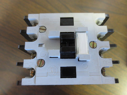 ALLEN-BRADLEY 100-A18ND3 Ser. C / CONTACTOR 18A, 3-P, 460VAC, 110/120VAC COIL