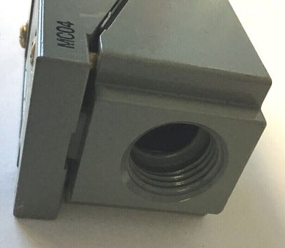 ALLEN BRADLEY 802T-WSP OILTIGHT LIMIT SWITCH SER.H W/40146-113-53 OPERATOR HEAD