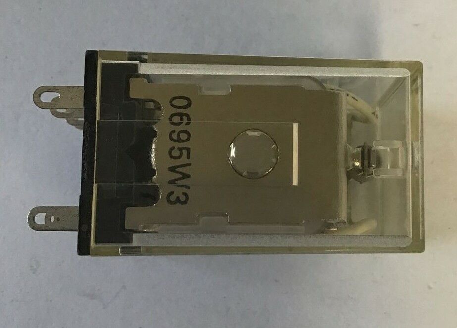 OMRON MY2 RELAY 220/240VAC 5A ***LOTOF4***