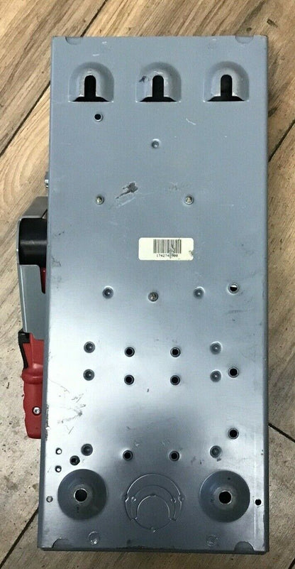 SQUARE D HU361 SAFETY SWITCH SER.F05 30A  TYPE1 ENCLOSURE NON FUSIBLE 600VAC/VDC