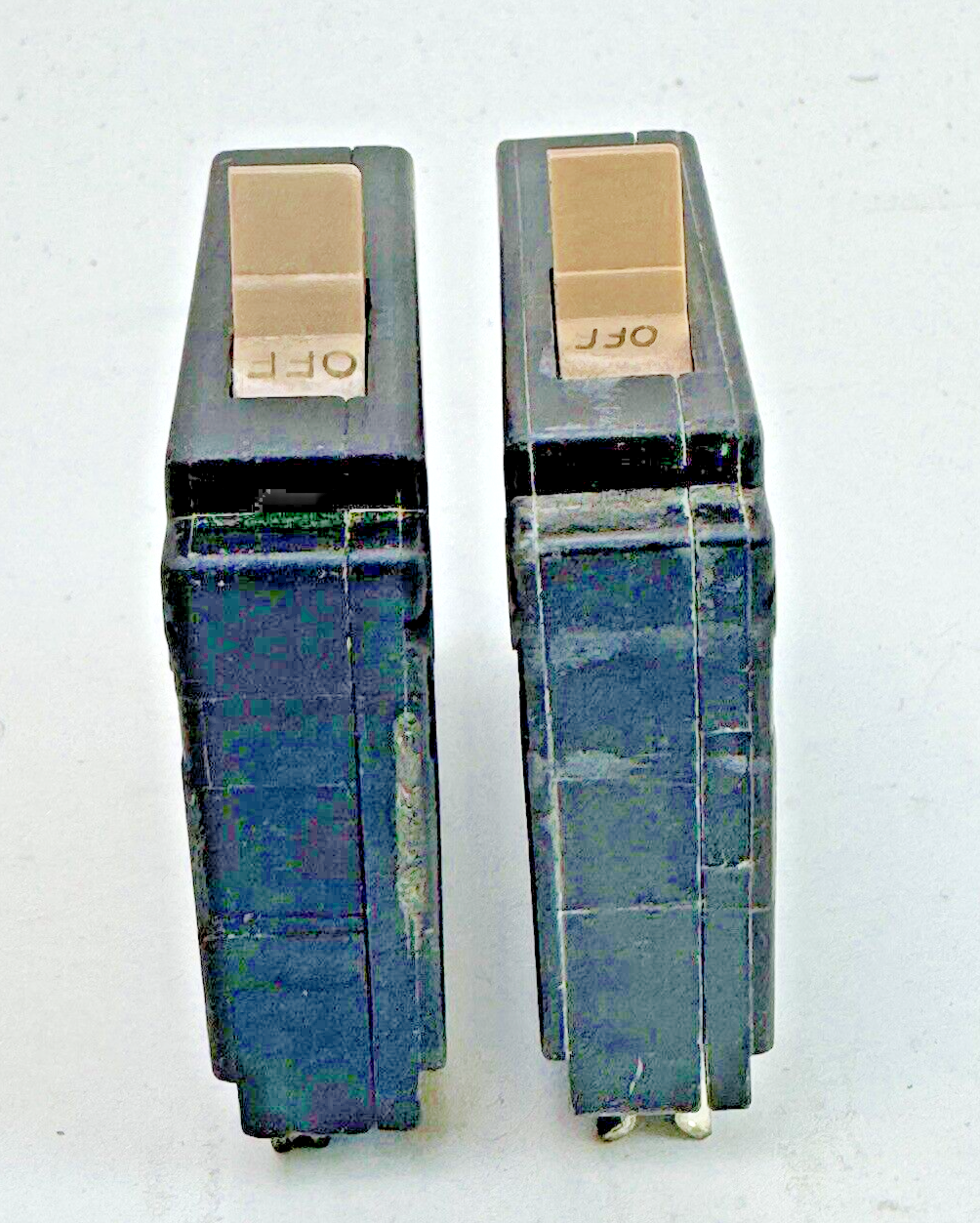 CUTLER-HAMMER **LOT OF 2** - CH115SWD - CIRCUIT BREAKERS - 1 POLE, 15 A, 240 VAC