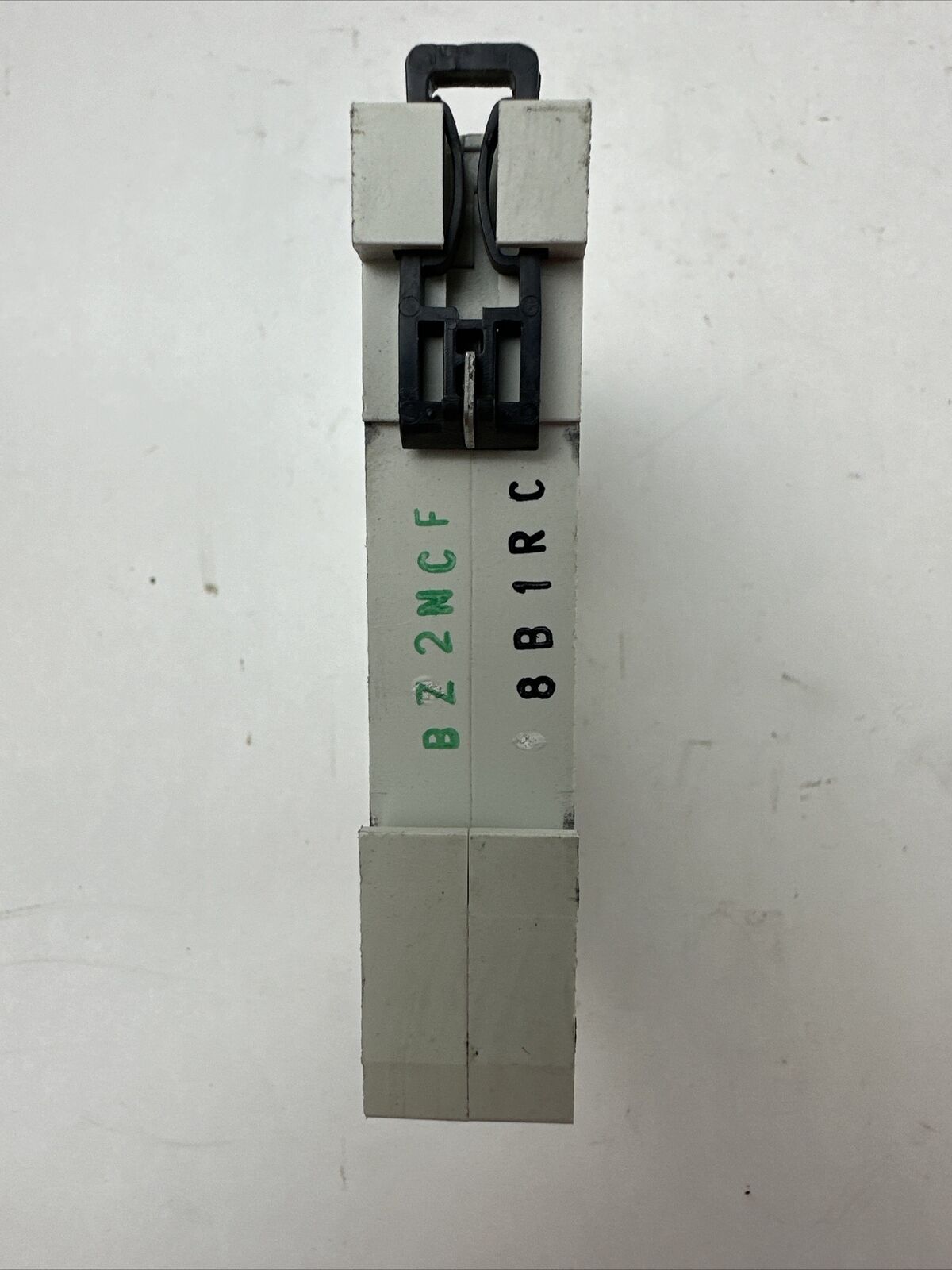 EATON FAZ-B8/1-SP CIRCUIT BREAKER 8A 230/400VAC 240/415VAC 1POLE