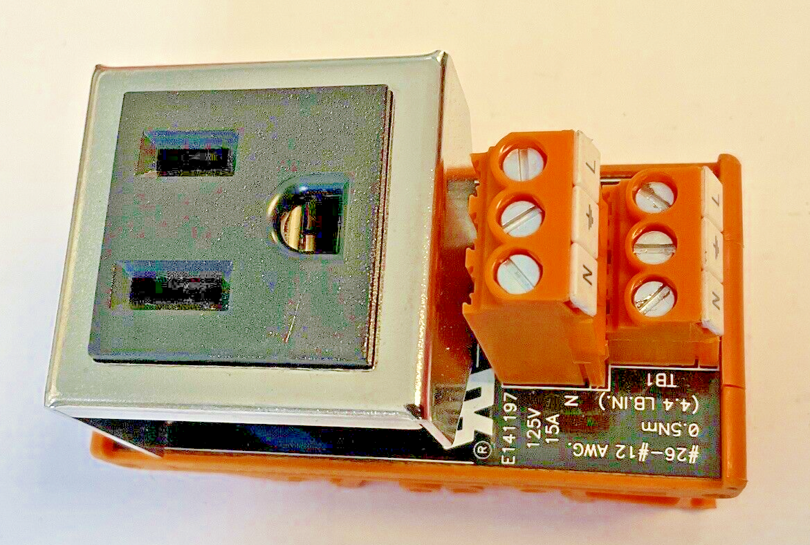 WEIDMULLER 9915480000 ELECTRICAL RECEPTACLE LR82859 125V 15A ***LOTOF2***