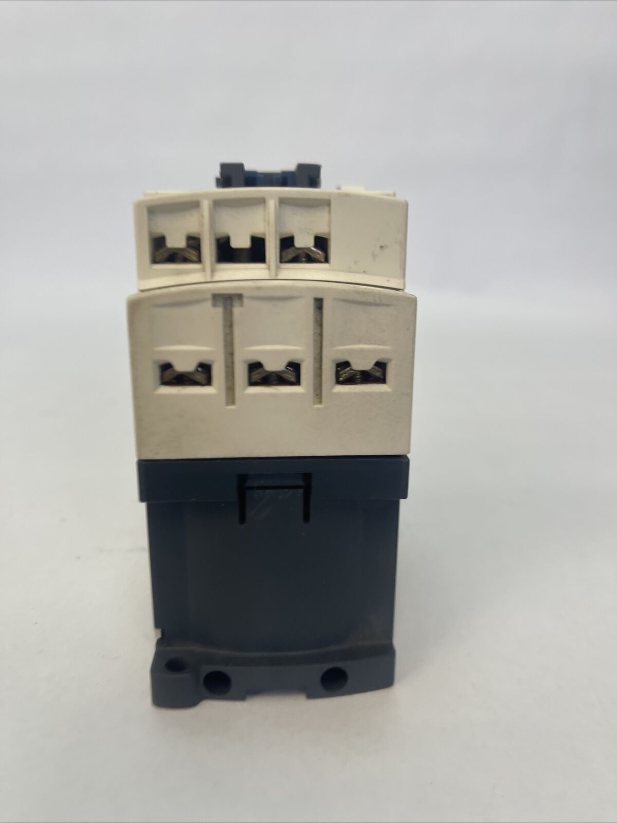 TELEMECANIQUE CAD50 BL CONTACTOR 600VAC 10A COIL 24VDC 2,4 W LAD4TBDL 5-24V