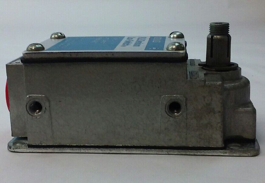GOULD R.B. DENISON LIMIT SWITCH L100WN-2W #7