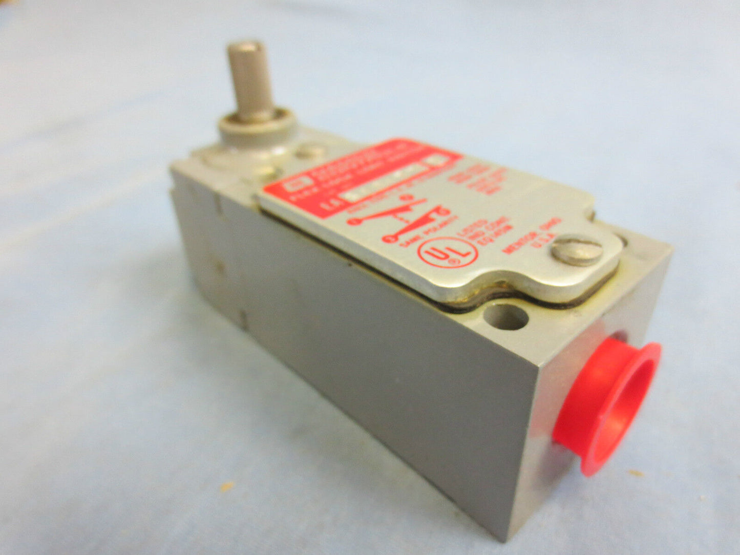 NAMCO EA510-17702 FLEX-LOCK LIMIT SWITCH - NEW SURPLUS