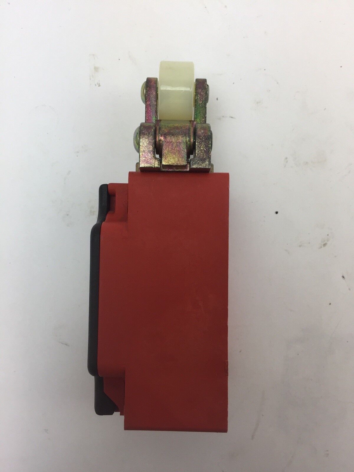 ALLEN BRADLEY 802A-C14P4-S7 LIMIT SWITCH 300V 10A SERIES A