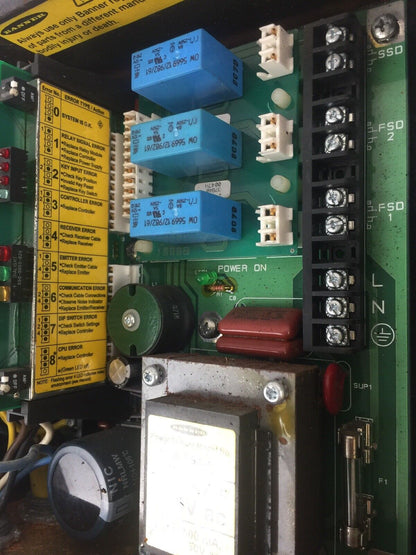 BANNER MSCA-1 MINI-SCREEN CONTROL BOX WITH CABLES MISSING KEY