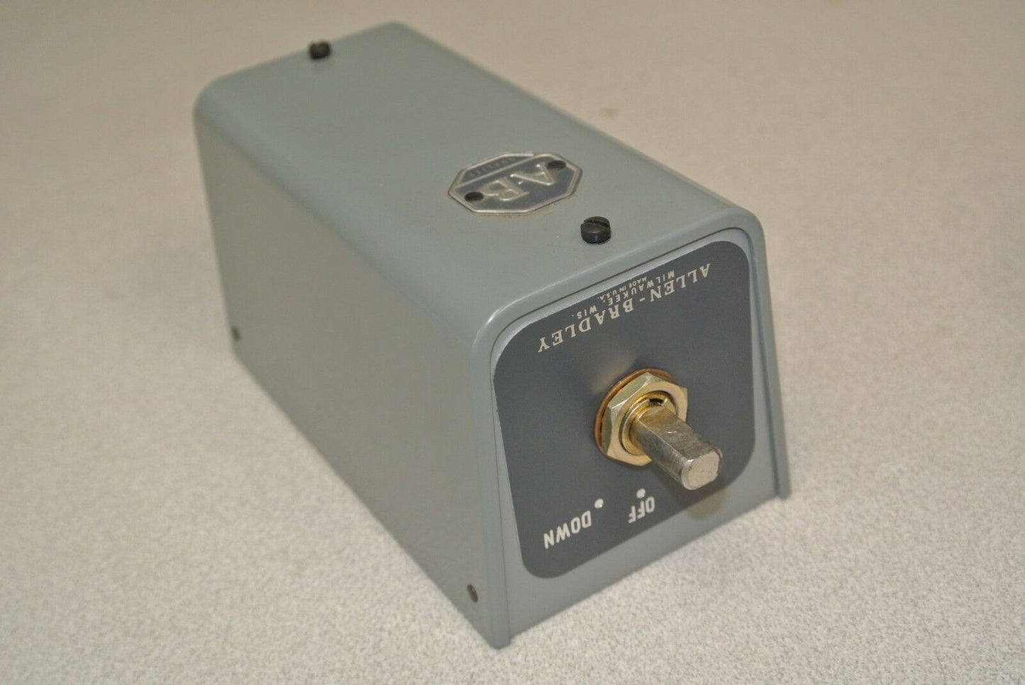 ALLEN-BRADLEY 806-984393 ROTARY PILOT SWITCH, BALL LEVER / NEW SURPLUS