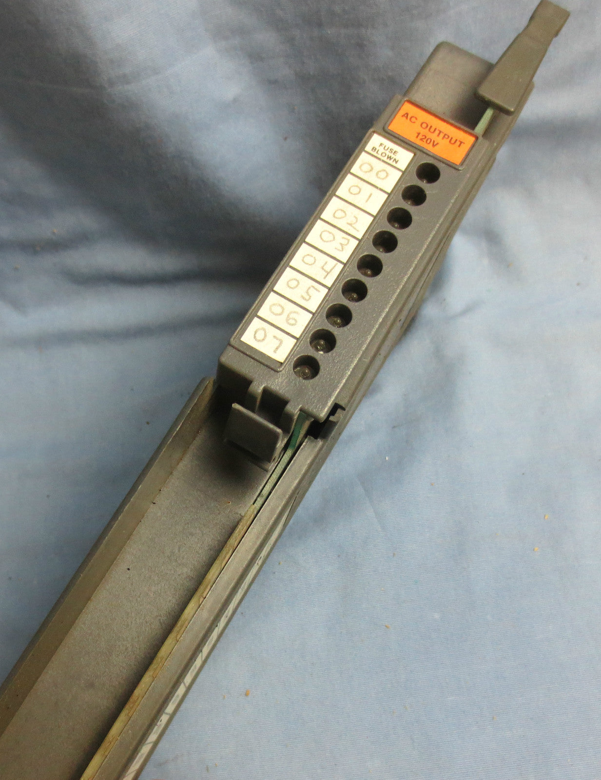 ALLEN-BRADLEY 1771-OA 120V AC OUTPUT MODULE SERIES B