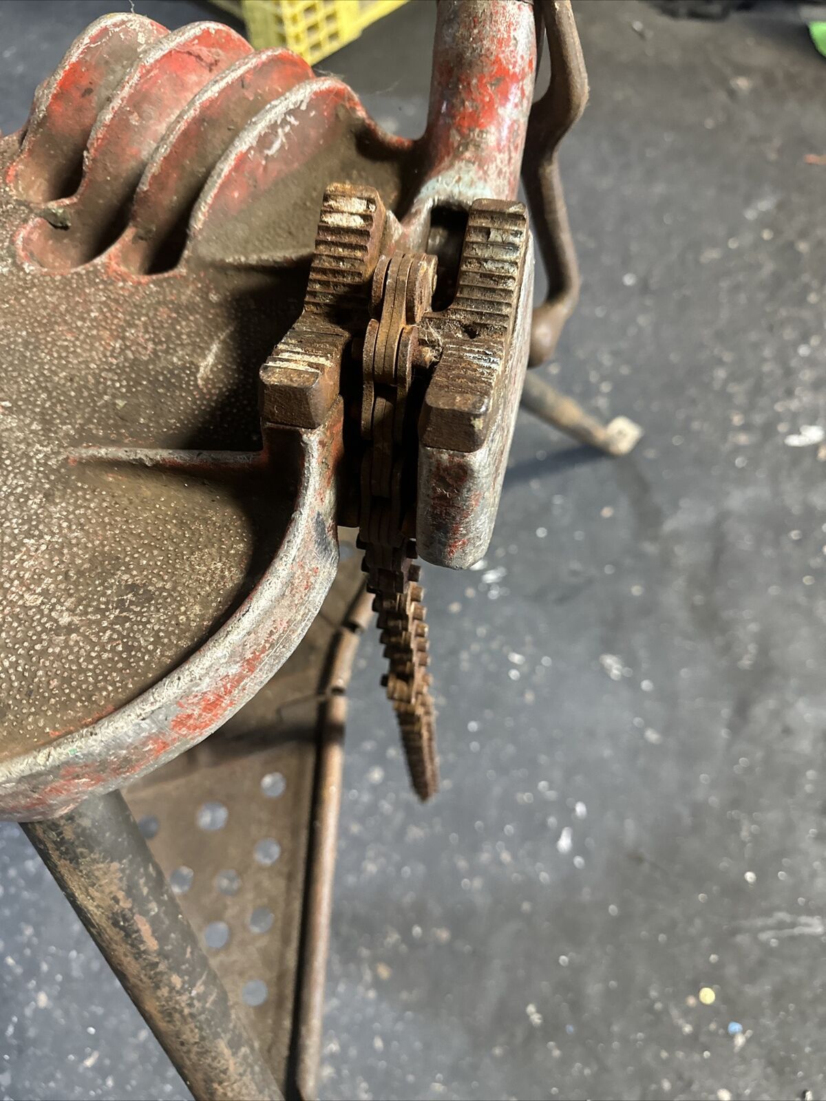 RIDGID NO 450 CHAIN PIPE VISE TRISTAND 1/8 TO 5