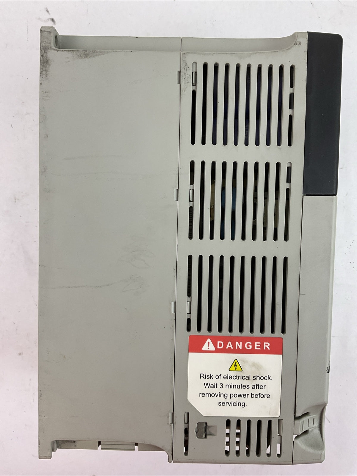 ALLEN BRADLEY 22C-D022N103 AC DRIVE SER A FRN 5.03 OUTPUT 0-460VAC