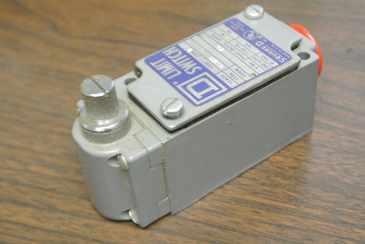 SQUARE D B53A2 HEAVY DUTY LIMIT SWITCH / 0-600V / 10A / NEW SURPLUS