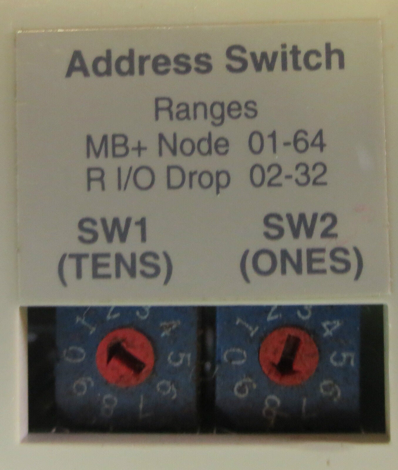SCHNEIDER AUTOMATION TSX QUANTUM - 140 NOM 211 00 - MODBUS PLUS