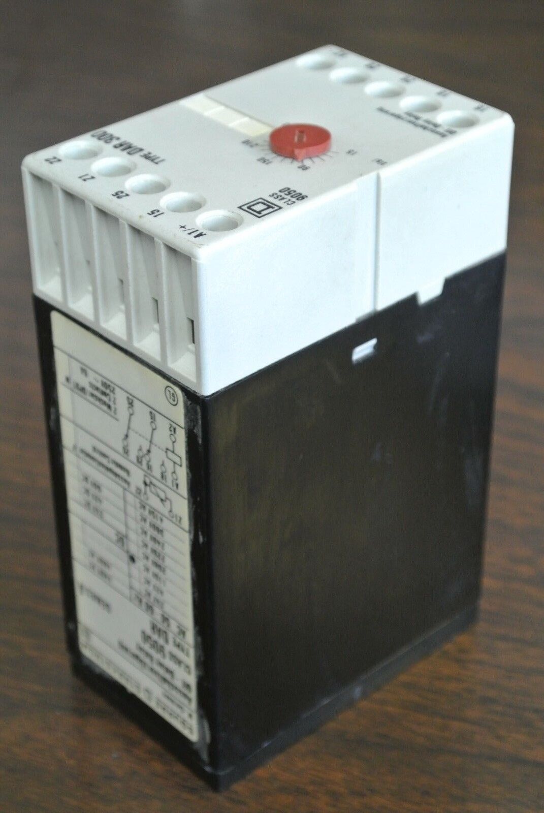 SQUARE D 9050 DAR300 - OFF-DELAY RELAY - 110VAC, 50/60Hz - NEW SURPLUS