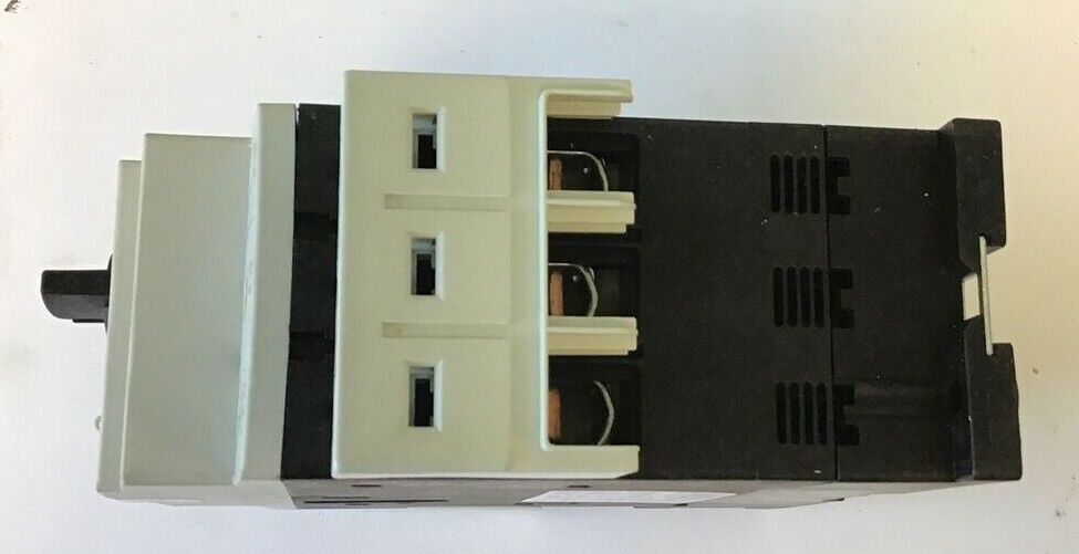 SIEMENS 3RV1031-4EA10 MOTOR CONTROLLER 690V 125A 50/60HZ